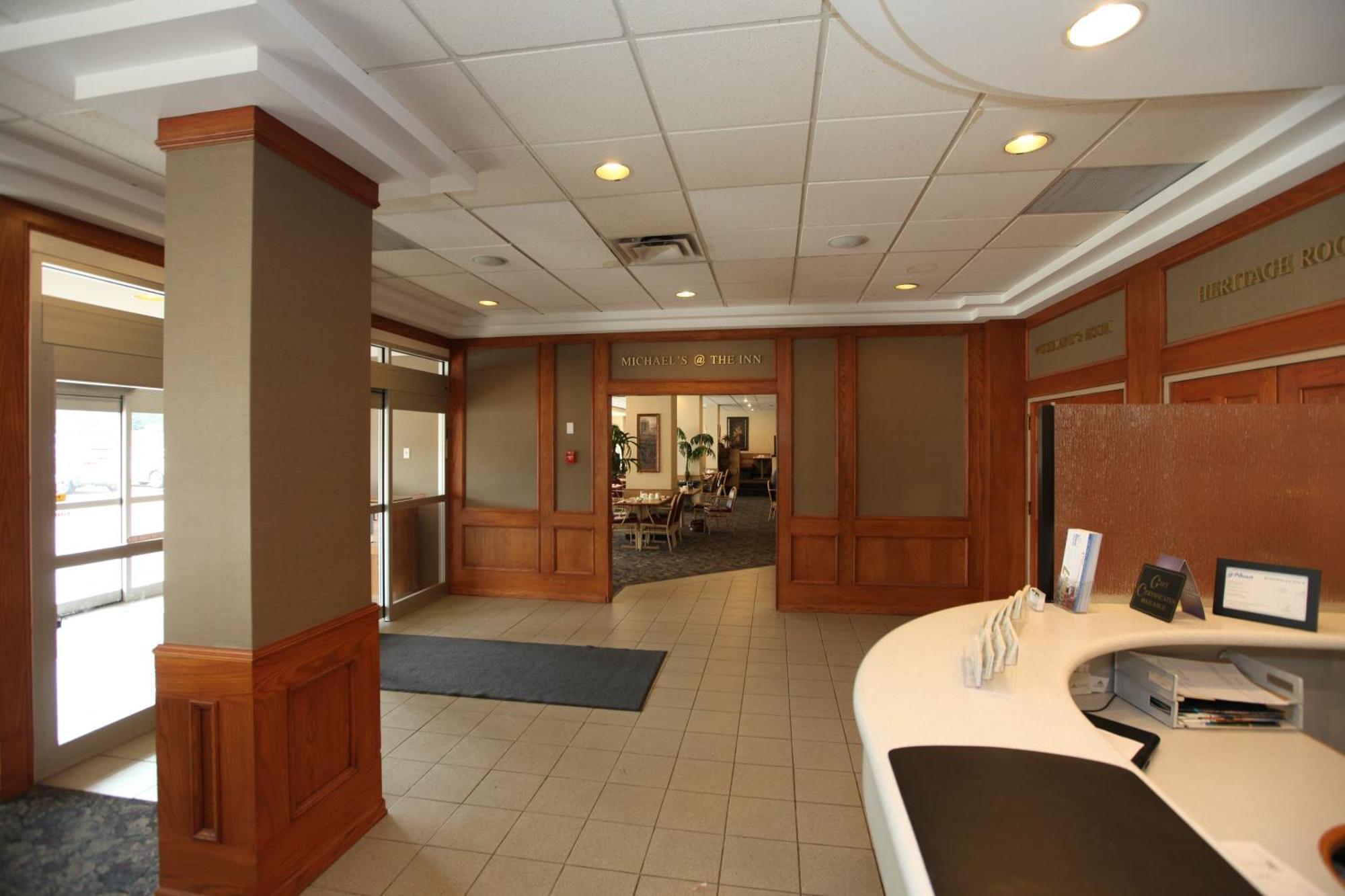 St. Albert Inn & Suites Saint Albert Екстер'єр фото