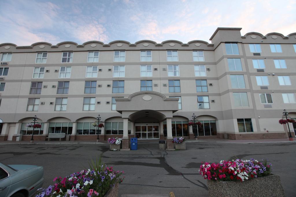 St. Albert Inn & Suites Saint Albert Екстер'єр фото