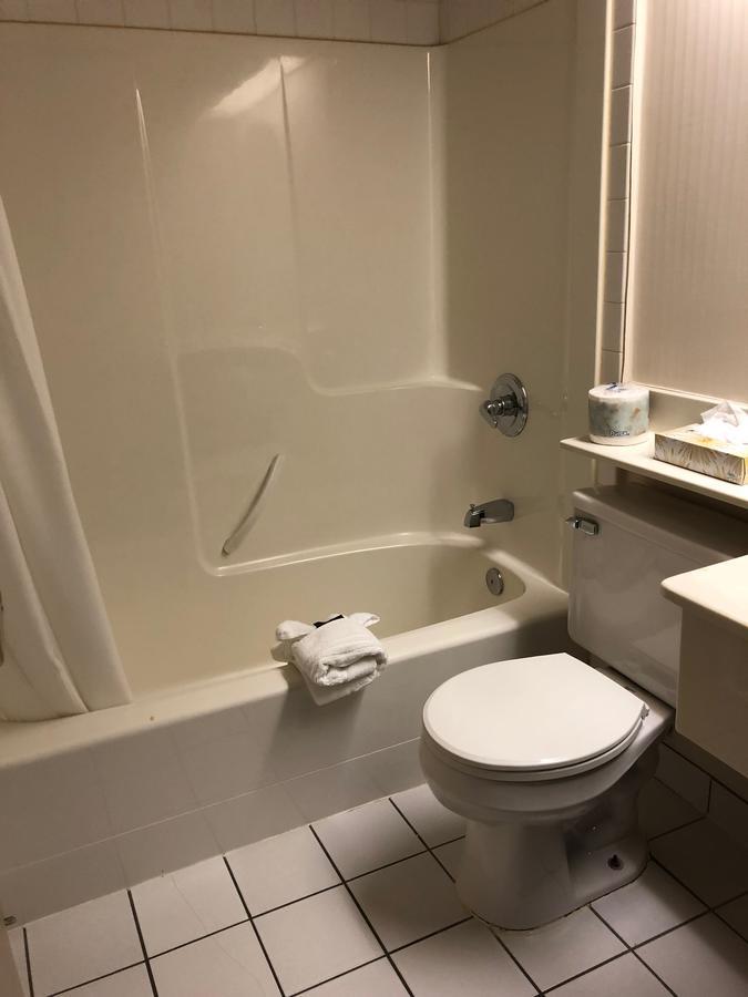 St. Albert Inn & Suites Saint Albert Екстер'єр фото